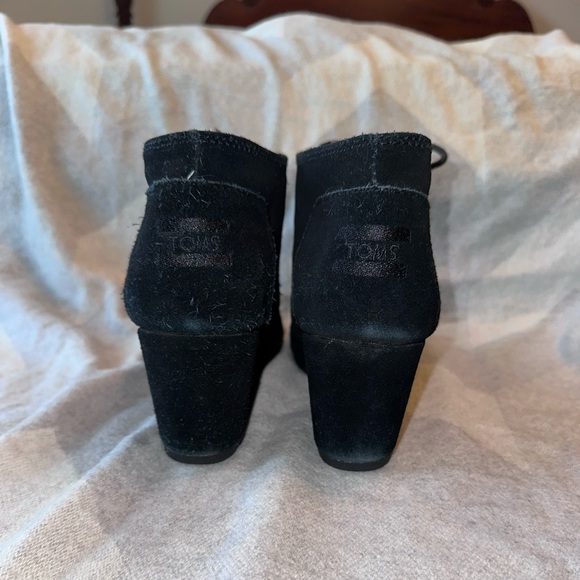 Tom’s wedge bootie black suede size 9.5 - Picture 4 of 5